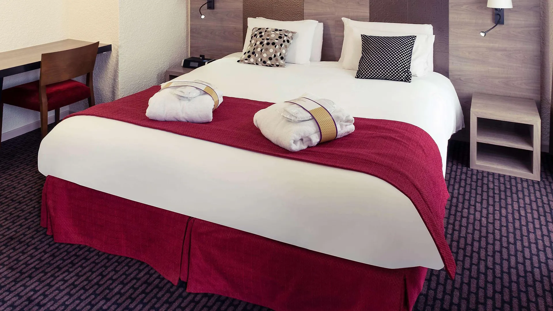 Mercure Annecy Centre 4*,  France