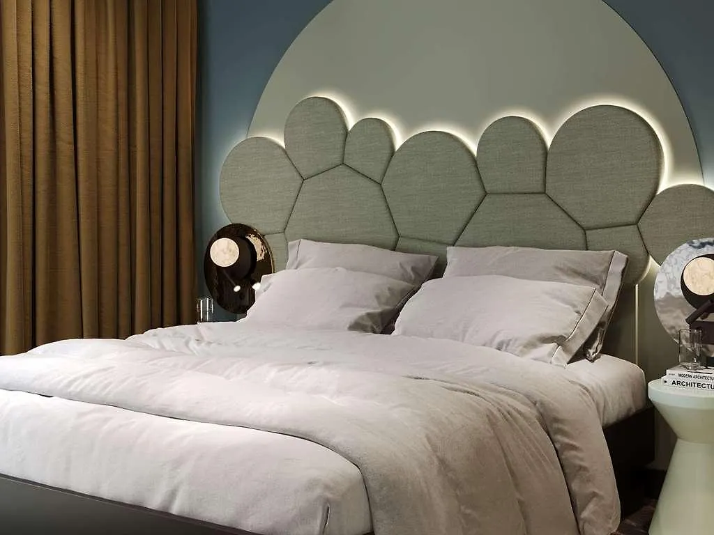 Mercure Annecy Centre 4*,